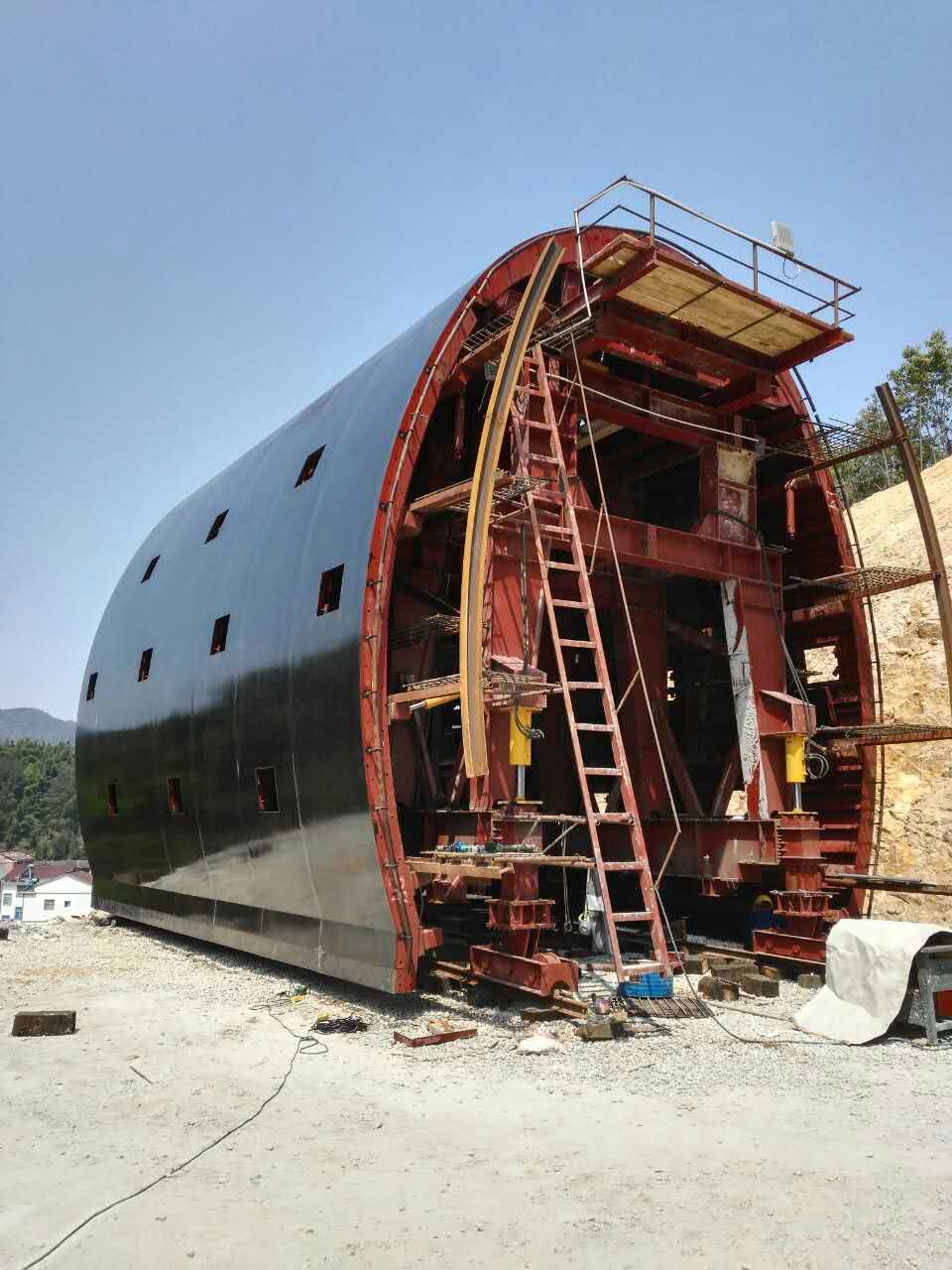 隧道襯砌臺車是什么  隧道襯砌臺車的結(jié)構(gòu)原理及用處 隧道襯砌臺車是什么  隧道襯砌臺車的結(jié)構(gòu)原理及用處